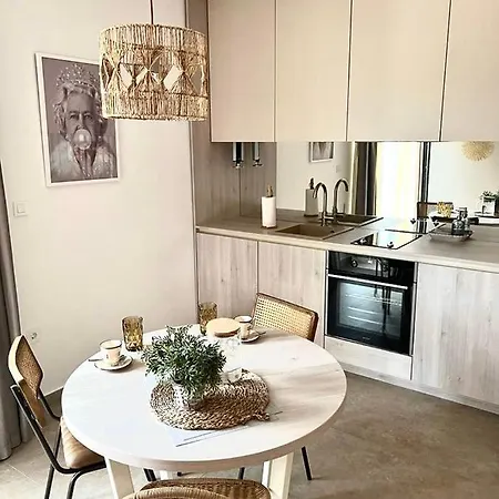 Cube S Apartment
